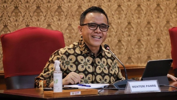 abdullah-azwar-anas-PANRB.jpg